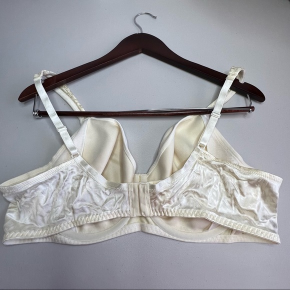 Breezies Underwire Bra -44B - Picture 3 of 7